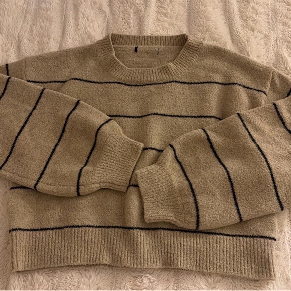 Sweaters - Picture 2 of 2